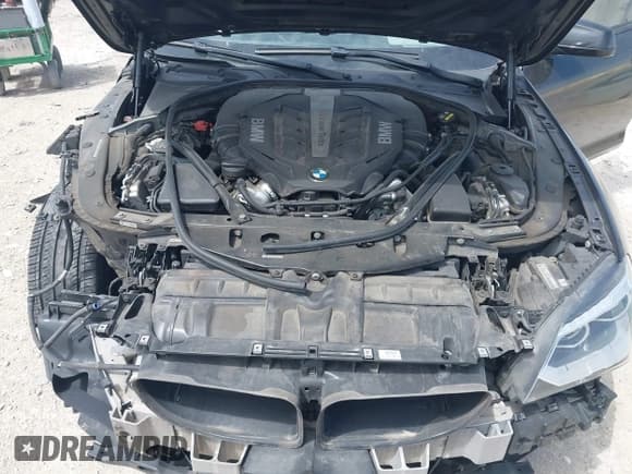 ✅ 2015 BMW 6 Series 650i xDrive • VIN: WBA6B4C58FD761070 • Lot: 42290396. Wystawiony na IAAI z przebiegiem 114 235 mil. Bezpłatny archiwum sprzedaży aukcyjnych z USA i szczegółowy raport historii pojazdu na DreamBid. Zdjęcie 10.