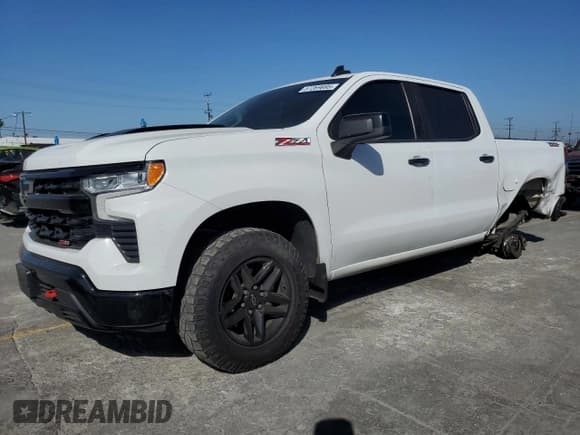 ✅ 2022 Chevrolet Silverado 1500 LT Trail Boss • VIN: 3GCUDFED2NG601935 • Lot: 57269695. Wystawiony na Copart z przebiegiem 62 485 mil. Bezpłatny archiwum sprzedaży aukcyjnych z USA i szczegółowy raport historii pojazdu na DreamBid. Zdjęcie 1.