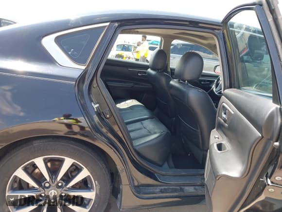 ✅ 2016 Nissan Altima SR • VIN: 1N4AL3AP1GC142381 • Lot: 43032664. Listed on IAAI with 224,738 mi. Free auction sales archive from the USA and detailed vehicle history report at DreamBid. Image 8.