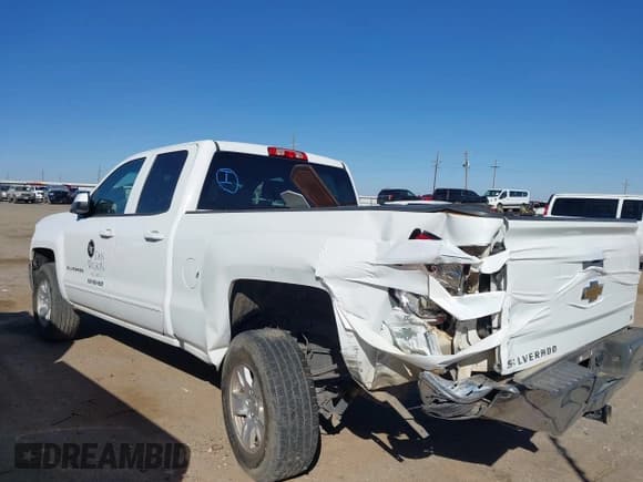 ✅ 2019 Chevrolet Silverado 1500 LT • VIN: 2GCRCPEC5K1140028 • Lot: 43470400. Wystawiony na IAAI z przebiegiem 105 887 mil. Bezpłatny archiwum sprzedaży aukcyjnych z USA i szczegółowy raport historii pojazdu na DreamBid. Zdjęcie 3.