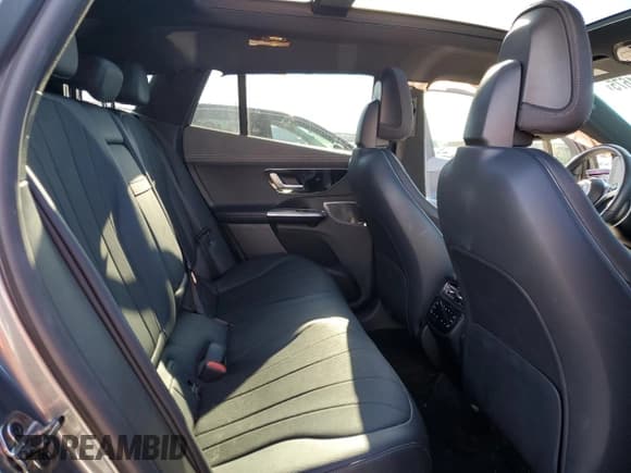 ✅ 2023 Mercedes-Benz EQE 500 • VIN: 4JGGM2CB6PA017560 • Lot: 82411675. Wystawiony na Copart z przebiegiem 20 449 mil. Bezpłatny archiwum sprzedaży aukcyjnych z USA i szczegółowy raport historii pojazdu na DreamBid. Zdjęcie 11.