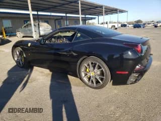 ✅ 2012 Ferrari California • VIN: ZFF65TJA1C0186660 • Lot: 80893144. Wystawiony na Copart z przebiegiem 18 921 mil. Bezpłatny archiwum sprzedaży aukcyjnych z USA i szczegółowy raport historii pojazdu na DreamBid. Zdjęcie 2.
