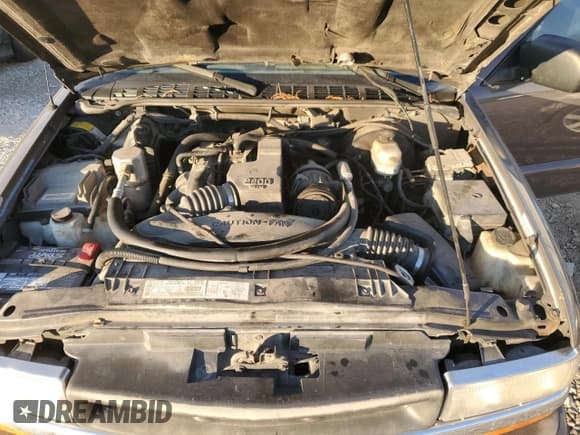 ✅ 2000 Chevrolet S-10 LS • VIN: 1GCCS1953YK261991 • Лот: 84543004. Опубликован ранее на Copart с пробегом 212 142 миль. Бесплатный доступ к архиву аукционных продаж из США и подробный отчёт об истории автомобиля на DreamBid. Изображение 12.