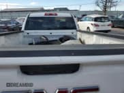 ✅ 2022 GMC Sierra 1500 • VIN: 3GTNUAED8NG509977 • Lot: 79484364. Wystawiony na Copart z przebiegiem Nie podano. Bezpłatny archiwum sprzedaży aukcyjnych z USA i szczegółowy raport historii pojazdu na DreamBid. Zdjęcie 10.