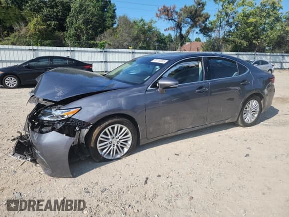✅ 2016 Lexus ES 330 • VIN: 58ABK1GG8GU028759 • Лот: 70114155. Опубликован ранее на Copart с пробегом 144 413 миль. Бесплатный доступ к архиву аукционных продаж из США и подробный отчёт об истории автомобиля на DreamBid. Изображение 1.