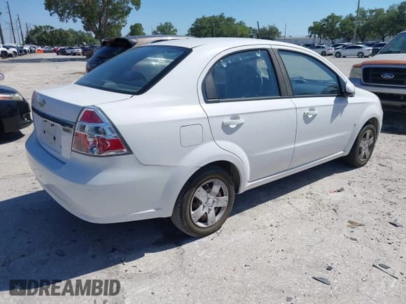 ✅ 2009 Chevrolet Aveo 1LT • VIN: KL1TD56E89B610707 • Lot: 42058828. Wystawiony na IAAI z przebiegiem 42 776 mil. Bezpłatny archiwum sprzedaży aukcyjnych z USA i szczegółowy raport historii pojazdu na DreamBid. Zdjęcie 4.