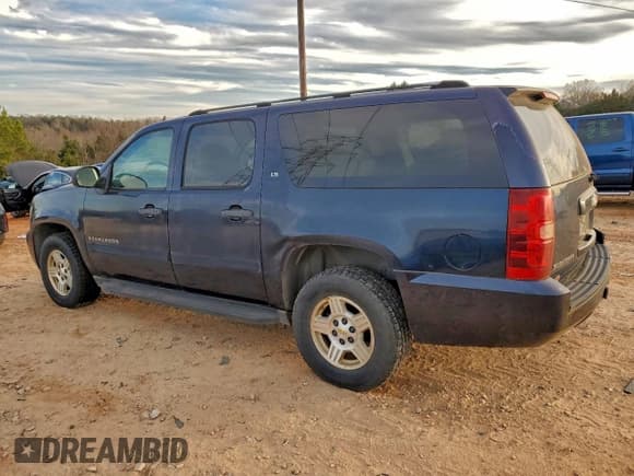 ✅ 2007 Chevrolet Suburban LT • VIN: 3GNFC16077G145063 • Lot: 94419065. Listed on Copart with Not provided. Free auction sales archive from the USA and detailed vehicle history report at DreamBid. Image 2.