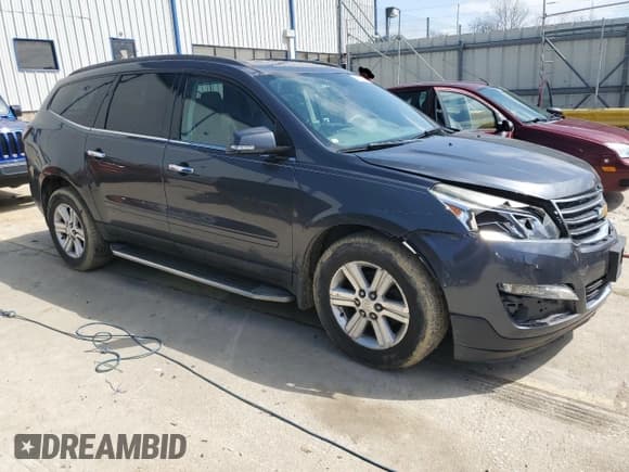 ✅ 2013 Chevrolet Traverse LT • VIN: 1GNKVGKD0DJ242989 • Lot: 53601655. Wystawiony na Copart z przebiegiem 228 744 mil. Bezpłatny archiwum sprzedaży aukcyjnych z USA i szczegółowy raport historii pojazdu na DreamBid. Zdjęcie 4.