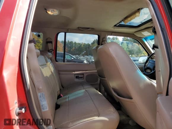 ✅ 1998 Ford Explorer XL • VIN: 1FMZU34E3WZA19175 • Lot: 89784115. Wystawiony na Copart z przebiegiem 91 698 mil. Bezpłatny archiwum sprzedaży aukcyjnych z USA i szczegółowy raport historii pojazdu na DreamBid. Zdjęcie 11.