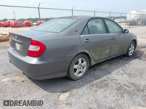 ✅ 2004 Toyota Camry SE • VIN: 4T1BA32K54U035746 • Lot: 43178009. Listed on IAAI with 426,737 mi. Free auction sales archive from the USA and detailed vehicle history report at DreamBid. Image 4.