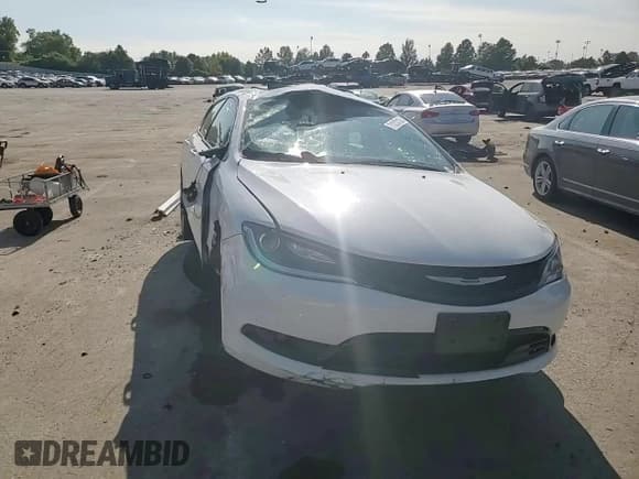 ✅ 2016 Chrysler 200 S • VIN: 1C3CCCBG2GN121128 • Lot: 71313135. Wystawiony na Copart z przebiegiem 86 292 mil. Bezpłatny archiwum sprzedaży aukcyjnych z USA i szczegółowy raport historii pojazdu na DreamBid. Zdjęcie 13.