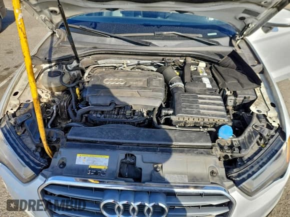 ✅ 2015 Audi A3 Premium • VIN: WAUACGFF8F1002286 • Lot: 93831885. Wystawiony na Copart z przebiegiem 92 398 mil. Bezpłatny archiwum sprzedaży aukcyjnych z USA i szczegółowy raport historii pojazdu na DreamBid. Zdjęcie 11.