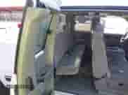 2000 Chevrolet Silverado 1500 z VIN 2GCEC19V0Y1407253, wystawiony jako IAAI lot #43605603 z przebiegiem 212 186 mil mil oraz . Historia ofert i sprzedaży dostępna na DreamBid. Obrazek 8.