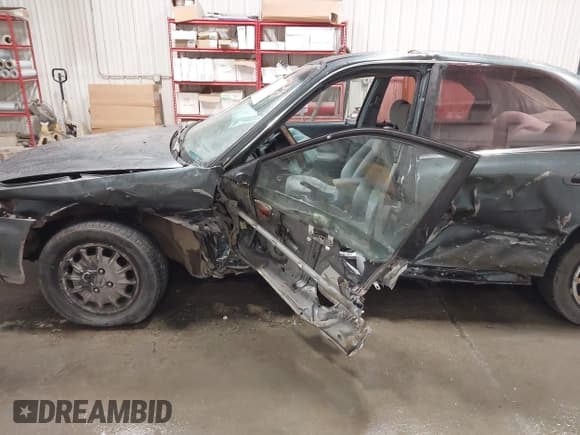 ✅ 1997 Honda Accord LX • VIN: JHMCD5632VC001283 • Lot: 43635230. Listed on IAAI with 139,296 mi. Free auction sales archive from the USA and detailed vehicle history report at DreamBid. Image 6.