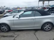 ✅ 2009 BMW 1 Series 128i • VIN: WBAUN13519VH81367 • Lot: 41710584. Wystawiony na IAAI z przebiegiem 94 462 mil. Bezpłatny archiwum sprzedaży aukcyjnych z USA i szczegółowy raport historii pojazdu na DreamBid. Zdjęcie 15.