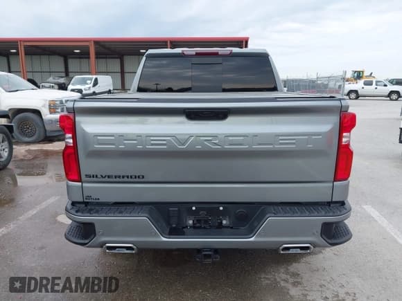✅ 2024 Chevrolet Silverado 1500 RST • VIN: 1GCUDEE80RZ255354 • Lot: 42016764. Listed on IAAI with 32,569 mi. Free auction sales archive from the USA and detailed vehicle history report at DreamBid. Image 17.