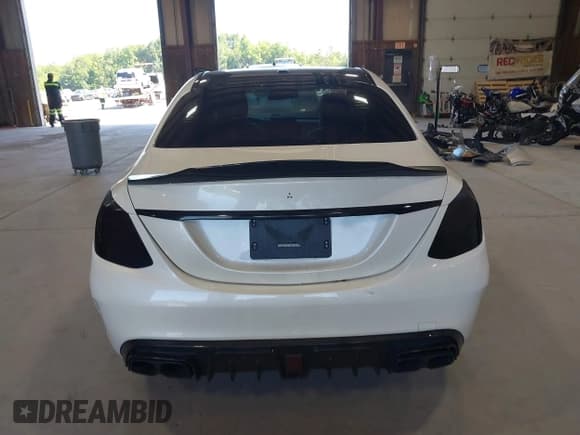 ✅ 2016 Mercedes-Benz C 450 AMG • VIN: 55SWF6EB7GU132348 • Lot: 42579809. Listed on IAAI with 180,873 mi. Free auction sales archive from the USA and detailed vehicle history report at DreamBid. Image 16.