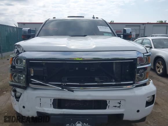 ✅ 2015 Chevrolet Silverado 2500HD LT • VIN: 1GC1KVE85FF611982 • Lot: 42755814. Listed on IAAI with 130,712 mi. Free auction sales archive from the USA and detailed vehicle history report at DreamBid. Image 6.