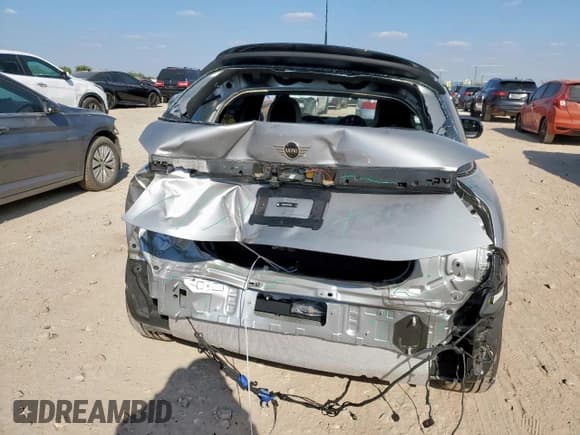 ✅ 2025 MINI Hardtop 4 Door Cooper S • VIN: WMW53GD08S2W73932 • Lot: 84073345. Listed on Copart with 1,291 mi. Free auction sales archive from the USA and detailed vehicle history report at DreamBid. Image 6.