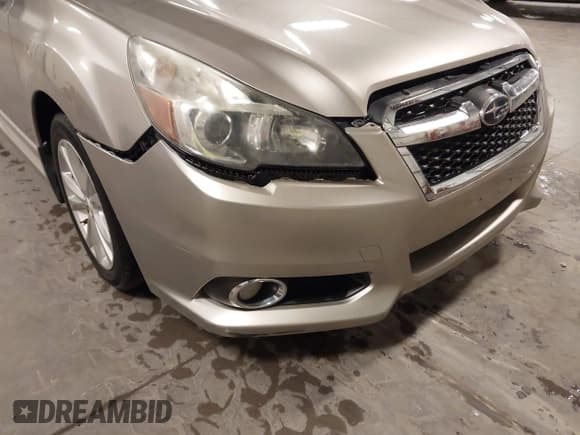 ✅ 2014 Subaru Legacy 2.5i • VIN: 4S3BMCA63E3034215 • Lot: 43552894. Wystawiony na IAAI z przebiegiem 135 351 mil. Bezpłatny archiwum sprzedaży aukcyjnych z USA i szczegółowy raport historii pojazdu na DreamBid. Zdjęcie 18.