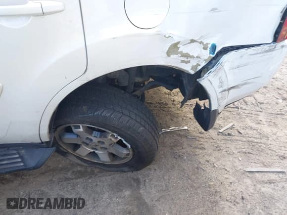 ✅ 2011 Honda Pilot Touring • VIN: 5FNYF4H97BB076850 • Lot: 43711766. Wystawiony na IAAI z przebiegiem 293 367 mil. Bezpłatny archiwum sprzedaży aukcyjnych z USA i szczegółowy raport historii pojazdu na DreamBid. Zdjęcie 6.