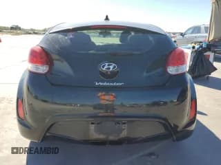 ✅ 2013 Hyundai Veloster w/Gray Int • VIN: KMHTC6ADXDU105941 • Lot: 79484614. Wystawiony na Copart z przebiegiem 113 090 mil. Bezpłatny archiwum sprzedaży aukcyjnych z USA i szczegółowy raport historii pojazdu na DreamBid. Zdjęcie 6.