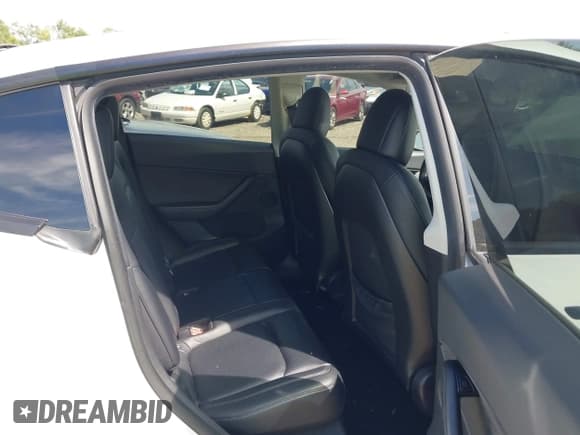 ✅ 2020 Tesla Model Y Long Range • VIN: 5YJYGDEE2LF038779 • Лот: 43094855. Опубликован ранее на IAAI с пробегом 130 833 миль. Бесплатный доступ к архиву аукционных продаж из США и подробный отчёт об истории автомобиля на DreamBid. Изображение 8.