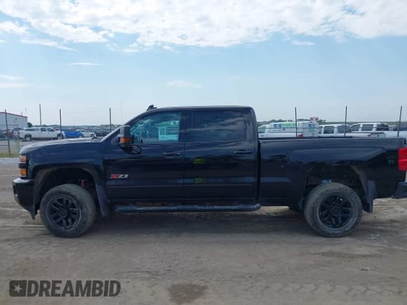 ✅ 2016 Chevrolet Silverado 2500HD LT • VIN: 1GC1KVE86GF237237 • Lot: 42989344. Listed on IAAI with 135,318 mi. Free auction sales archive from the USA and detailed vehicle history report at DreamBid. Image 14.