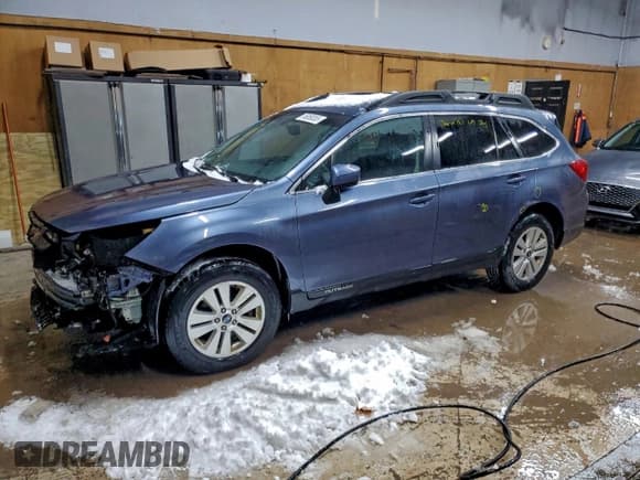 ✅ 2015 Subaru Outback Premium • VIN: 4S4BSBCC4F3313205 • Lot: 95850055. Listed on Copart with 118,446 mi. Free auction sales archive from the USA and detailed vehicle history report at DreamBid. Image 1.