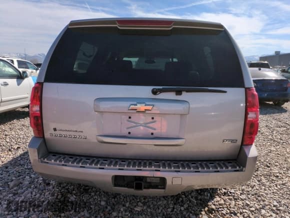 ✅ 2009 Chevrolet Suburban LS • VIN: 1GNFC16079R211582 • Лот: 50649205. Опубликован ранее на Copart с пробегом 258 057 миль. Бесплатный доступ к архиву аукционных продаж из США и подробный отчёт об истории автомобиля на DreamBid. Изображение 6.