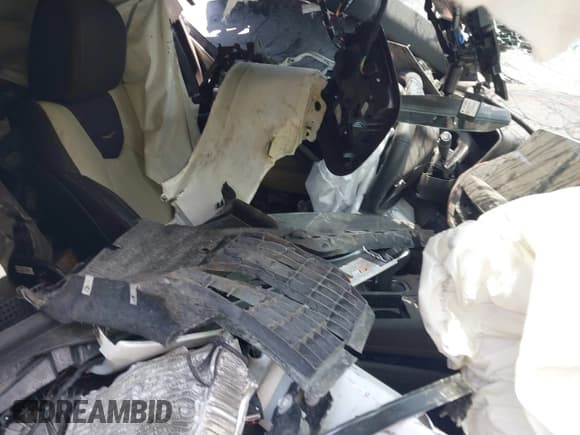 ✅ 2024 Cadillac CT5-V • VIN: 1G6DV5RW6R0132638 • Лот: 42859632. Опубликован ранее на IAAI с пробегом Не указан. Бесплатный доступ к архиву аукционных продаж из США и подробный отчёт об истории автомобиля на DreamBid. Изображение 5.