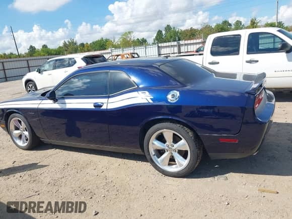 2014 Dodge Challenger R/T z VIN 2C3CDYBT3EH205309, wystawiony jako IAAI lot #43205323 z przebiegiem 112 137 mil mil oraz . Historia ofert i sprzedaży dostępna na DreamBid. Obrazek 14.
