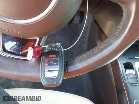 ✅ 2014 Audi A5 Premium • VIN: WAUCFAFH7EN015617 • Lot: 42765351. Wystawiony na IAAI z przebiegiem 65 520 mil. Bezpłatny archiwum sprzedaży aukcyjnych z USA i szczegółowy raport historii pojazdu na DreamBid. Zdjęcie 11.