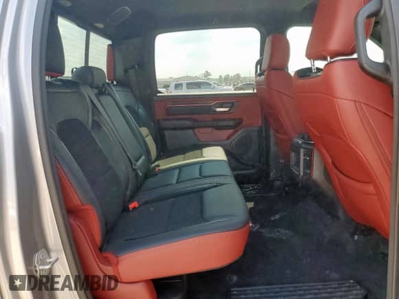 2025 Ram 1500 Rebel z VIN 1C6SRFLP5SN521500, wystawiony jako Copart lot #84731065 z przebiegiem 15 845 mil mil oraz Szkoda całkowita • Salvage title. Historia ofert i sprzedaży dostępna na DreamBid. Obrazek 10.