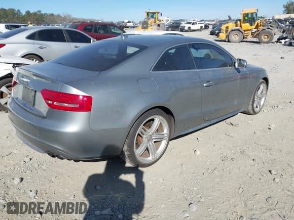 ✅ 2010 Audi S5 Prestige • VIN: WAU3VAFR3AA062284 • Lot: 41661564. Listed on IAAI with 123,747 mi. Free auction sales archive from the USA and detailed vehicle history report at DreamBid. Image 4.