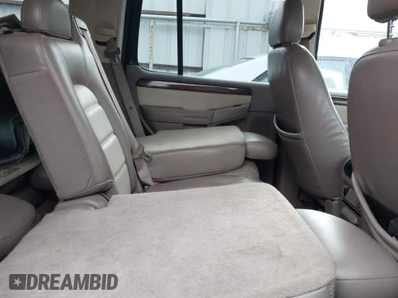 ✅ 2003 Ford Explorer Eddie Bauer • VIN: 1FMZU64K23ZA89964 • Lot: 41725562. Wystawiony na IAAI z przebiegiem 150 910 mil. Bezpłatny archiwum sprzedaży aukcyjnych z USA i szczegółowy raport historii pojazdu na DreamBid. Zdjęcie 8.