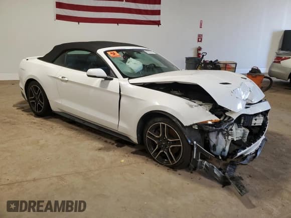 ✅ 2020 Ford Mustang EcoBoost Premium • VIN: 1FATP8UH1L5114562 • Lot: 90900365. Listed on Copart with 69,072 mi. Free auction sales archive from the USA and detailed vehicle history report at DreamBid. Image 4.
