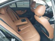 ✅ 2015 BMW 3 Series 328i • VIN: WBA3A5G53FNS86430 • Lot: 42097026. Wystawiony na IAAI z przebiegiem Nie podano. Bezpłatny archiwum sprzedaży aukcyjnych z USA i szczegółowy raport historii pojazdu na DreamBid. Zdjęcie 8.