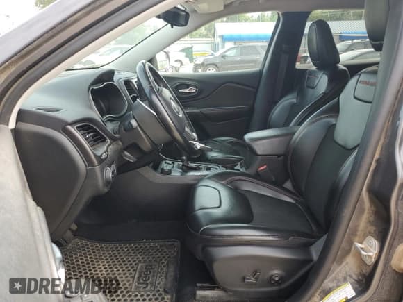 ✅ 2020 Jeep Cherokee Trailhawk Elite • VIN: 1C4PJMBN1LD534178 • Лот: 68252364. Опубликован ранее на Copart с пробегом 85 946 миль. Бесплатный доступ к архиву аукционных продаж из США и подробный отчёт об истории автомобиля на DreamBid. Изображение 7.