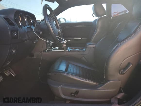 ✅ 2010 Dodge Challenger R/T Classic • VIN: 2B3CJ5DT7AH280929 • Lot: 80299314. Wystawiony na Copart z przebiegiem 128 626 mil. Bezpłatny archiwum sprzedaży aukcyjnych z USA i szczegółowy raport historii pojazdu na DreamBid. Zdjęcie 7.