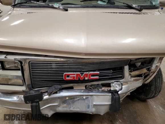 ✅ 1994 GMC Vandura • VIN: 1GDEG25K4RF517086 • Lot: 60879745. Wystawiony na Copart z przebiegiem 135 647 mil. Bezpłatny archiwum sprzedaży aukcyjnych z USA i szczegółowy raport historii pojazdu na DreamBid. Zdjęcie 12.