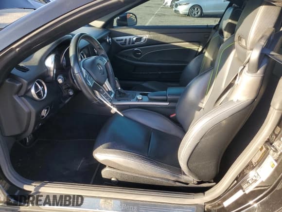 ✅ 2015 Mercedes-Benz SLK 350 • VIN: WDDPK5HA4FF100858 • Lot: 80667864. Wystawiony na Copart z przebiegiem 101 052 mil. Bezpłatny archiwum sprzedaży aukcyjnych z USA i szczegółowy raport historii pojazdu na DreamBid. Zdjęcie 7.