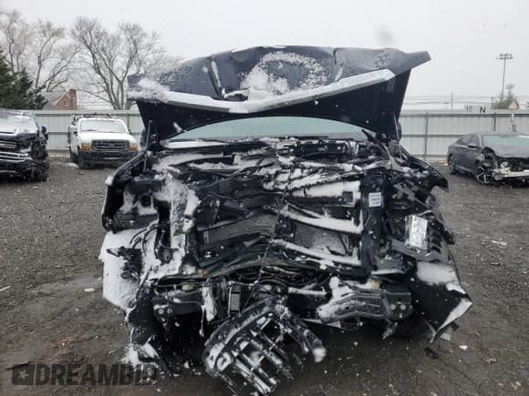 ✅ 2024 GMC Yukon XL SLT • VIN: 1GKS2GKD6RR275056 • Lot: 82178774. Listed on Copart with 3,085 mi. Free auction sales archive from the USA and detailed vehicle history report at DreamBid. Image 5.