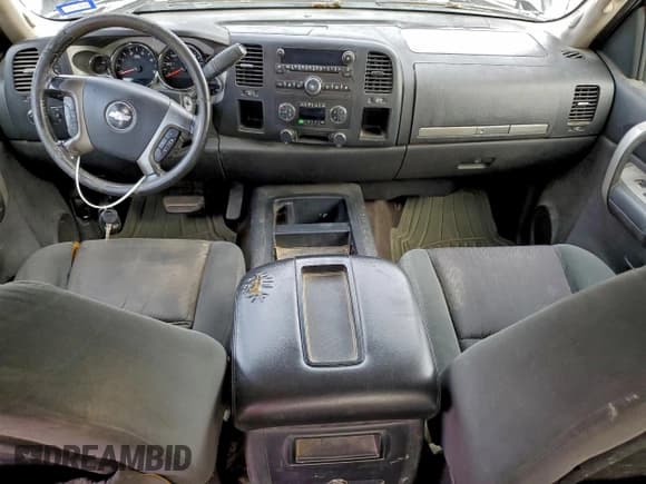 ✅ 2008 Chevrolet Silverado 2500HD 1LT • VIN: 1GCHC23698F105781 • Lot: 94409105. Wystawiony na Copart z przebiegiem Nie podano. Bezpłatny archiwum sprzedaży aukcyjnych z USA i szczegółowy raport historii pojazdu na DreamBid. Zdjęcie 9.