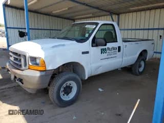 ✅ 2001 Ford F-250 XL • VIN: 1FTNF21L71ED20672 • Lot: 68208565. Wystawiony na Copart z przebiegiem 129 618 mil. Bezpłatny archiwum sprzedaży aukcyjnych z USA i szczegółowy raport historii pojazdu na DreamBid. Zdjęcie 1.