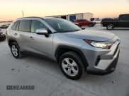 ✅ 2020 Toyota RAV4 XLE • VIN: 2T3W1RFV8LC073617 • Lot: 86713255. Wystawiony na Copart z przebiegiem 105 574 mil. Bezpłatny archiwum sprzedaży aukcyjnych z USA i szczegółowy raport historii pojazdu na DreamBid. Zdjęcie 4.