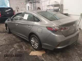 ✅ 2018 Hyundai Sonata SE • VIN: KMHE24L35JA087303 • Lot: 43307411. Listed on IAAI with 126,222 mi. Free auction sales archive from the USA and detailed vehicle history report at DreamBid. Image 3.