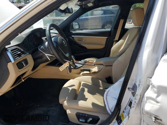 2018 BMW 3 Series 328d xDrive с VIN WBA8J1C50JA379426, выставлен на аукционе Copart как лот 47725083 с пробегом 64 605 миль миль и . История ставок и продаж доступна на DreamBid. Изображение 7.