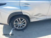 ✅ 2015 Lexus NX 200t • VIN: JTJYARBZXF2011923 • Lot: 42965037. Wystawiony na IAAI z przebiegiem 72 065 mil. Bezpłatny archiwum sprzedaży aukcyjnych z USA i szczegółowy raport historii pojazdu na DreamBid. Zdjęcie 6.