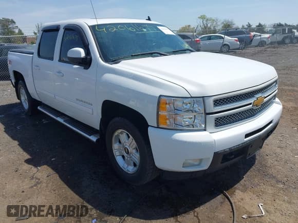 ✅ 2013 Chevrolet Silverado 1500 LTZ • VIN: 3GCPKTE24DG123063 • Lot: 42061675. Wystawiony na IAAI z przebiegiem 221 813 mil. Bezpłatny archiwum sprzedaży aukcyjnych z USA i szczegółowy raport historii pojazdu na DreamBid. Zdjęcie 1.